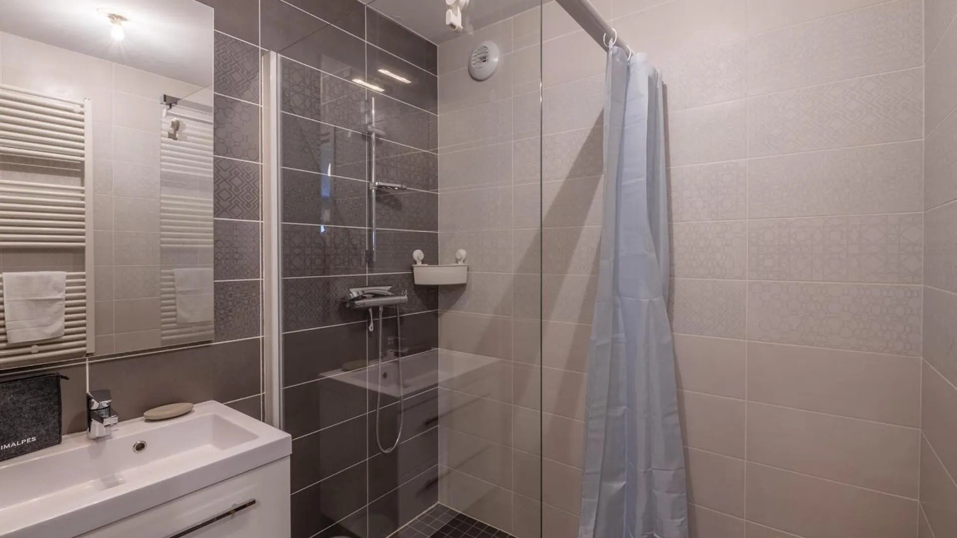 Appartamento Chamonix : Appartement Moderne 4 Pers, Proche Gare Et Pistes, Avec Wifi Et Parking - Fr-1-343-255